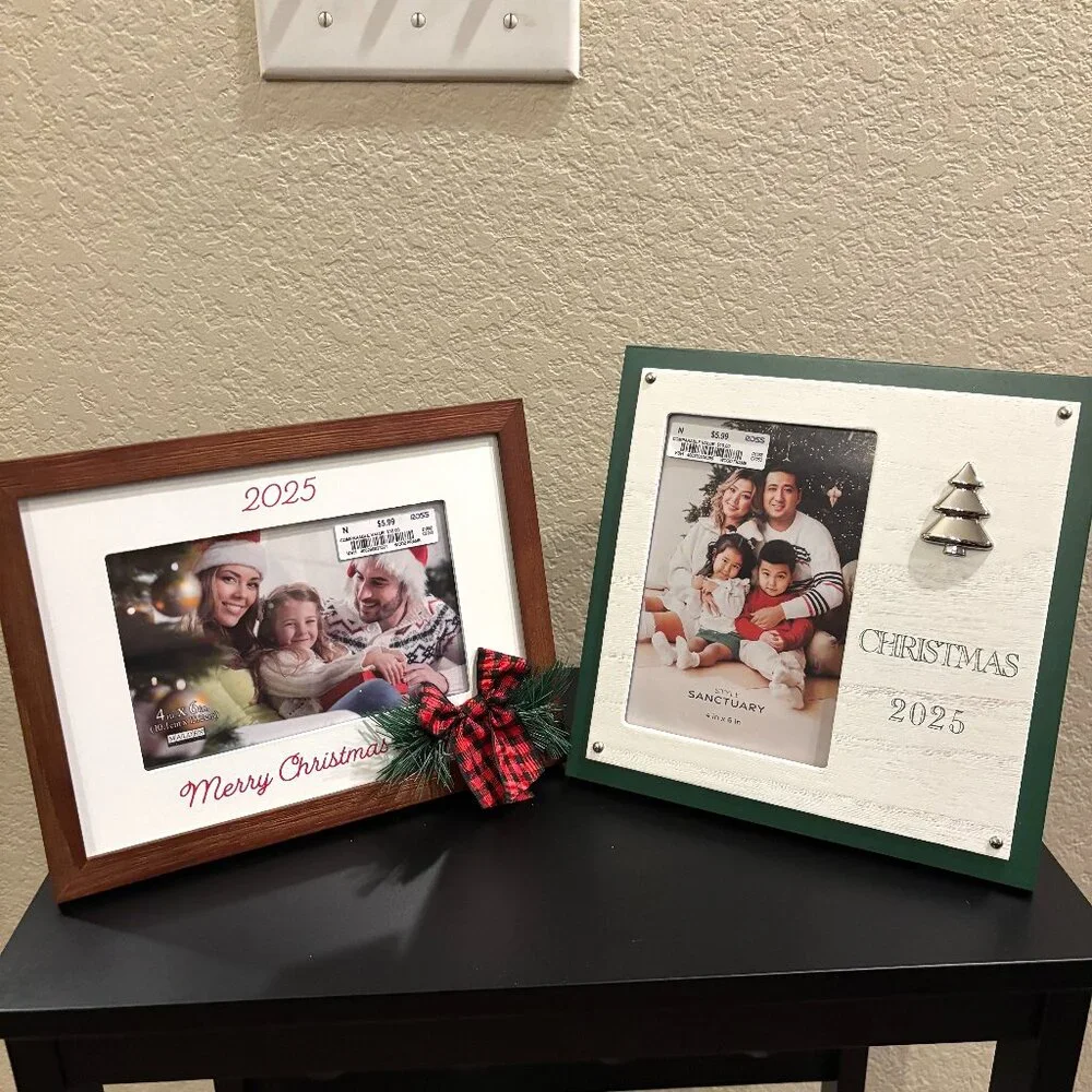NWOT: Set of 2 | 2025 Christmas 4x6 Photo Frames